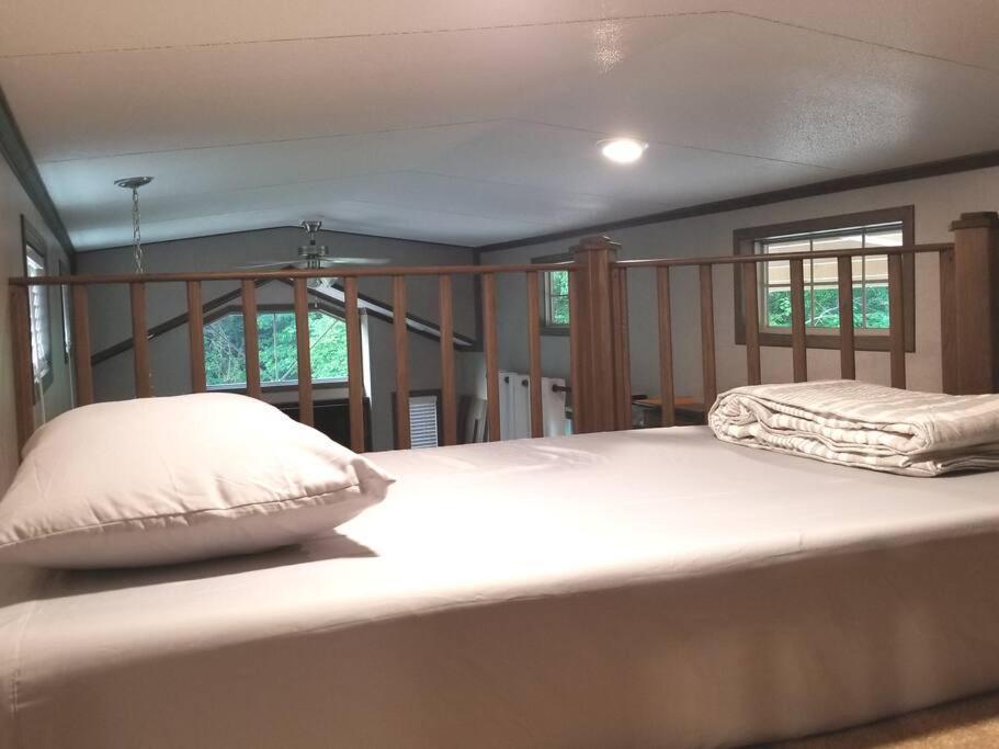 Tiny Home With Hammock Loft Bbq And Yard Phenix City Dış mekan fotoğraf