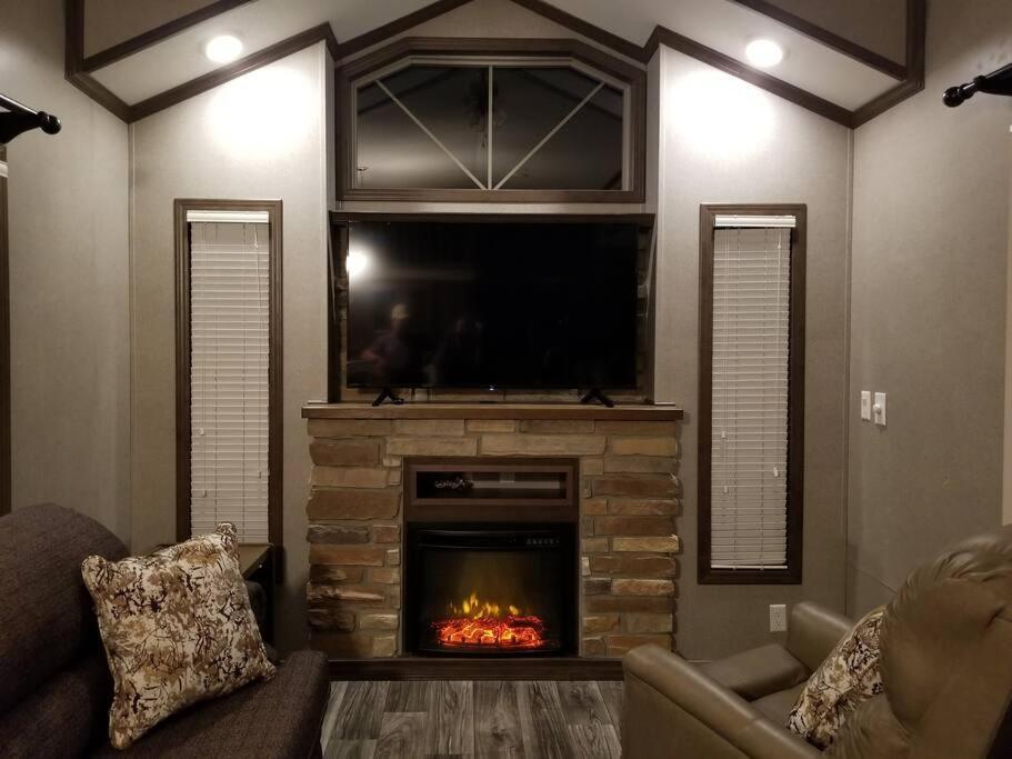 Tiny Home With Hammock Loft Bbq And Yard Phenix City Dış mekan fotoğraf