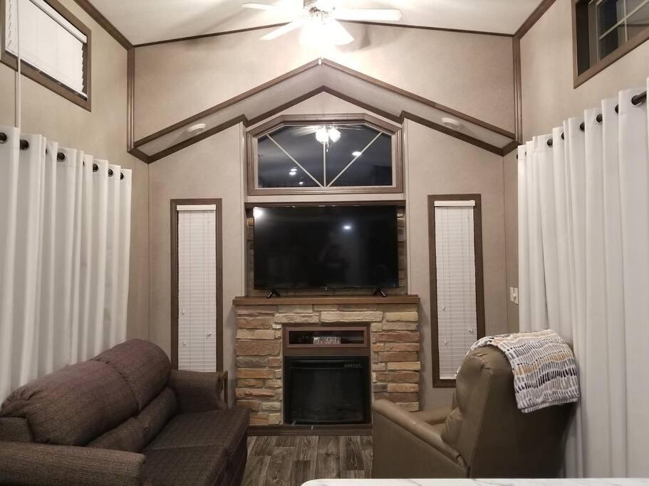 Tiny Home With Hammock Loft Bbq And Yard Phenix City Dış mekan fotoğraf